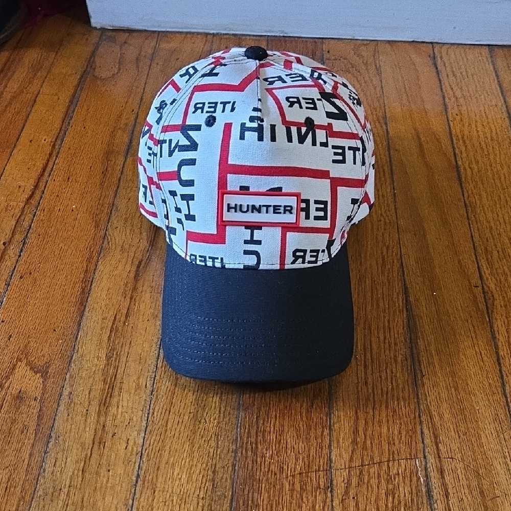 Hunter Logo Baseball Cap